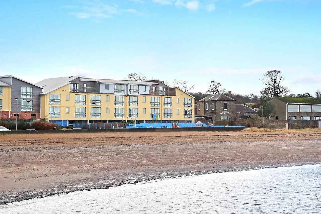 Musselburgh - Stylish 3 Bed With Stunning Sea Views Apartment Edinburgh