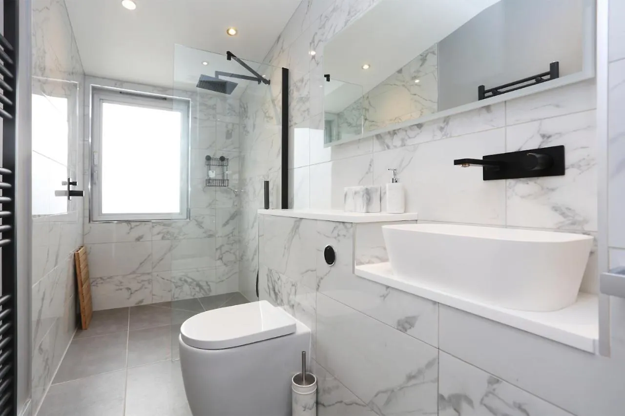 에든버러 Musselburgh - Stylish 3 Bed With Stunning Sea Views 아파트