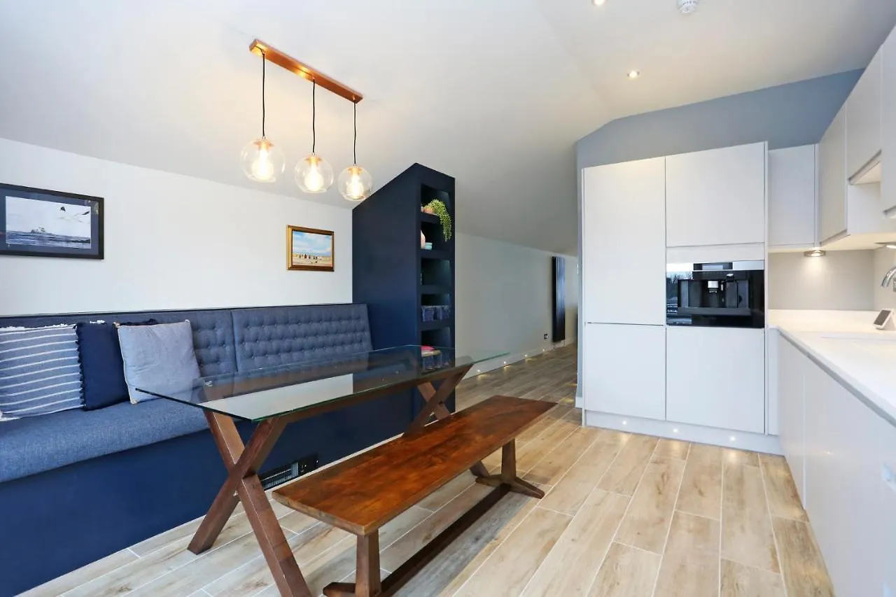 에든버러 Musselburgh - Stylish 3 Bed With Stunning Sea Views 아파트